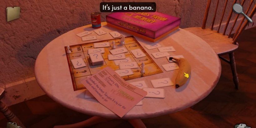 Un plátano en una mesa con algo de papel